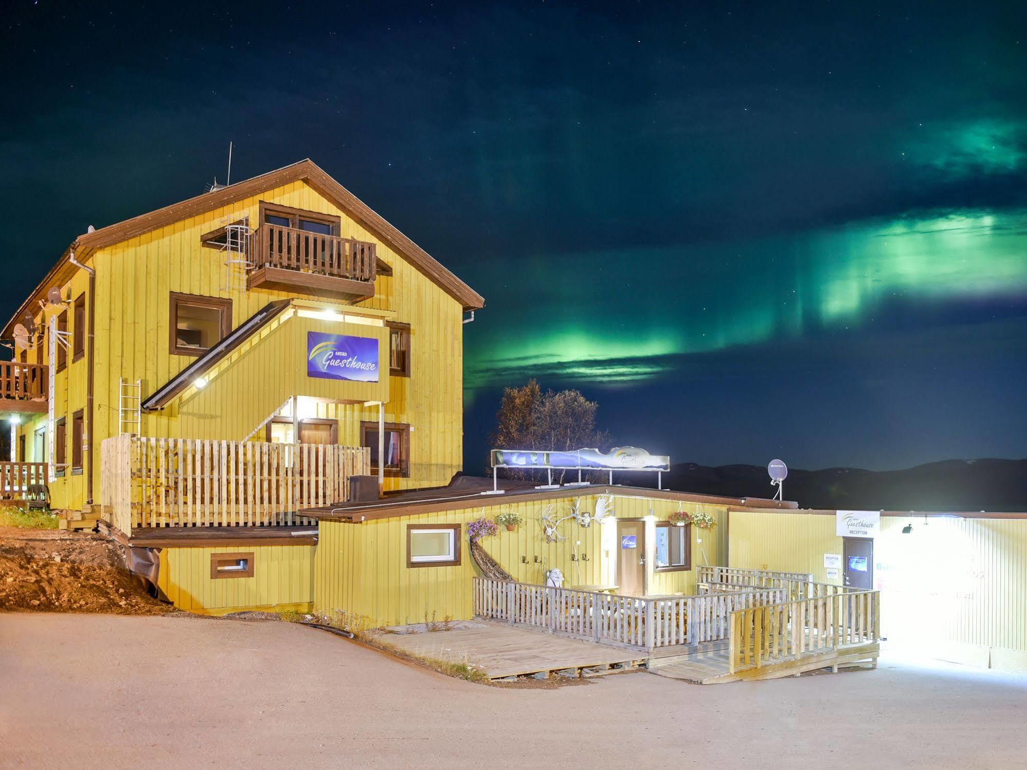 Abisko Guesthouse & Activities Exterior photo